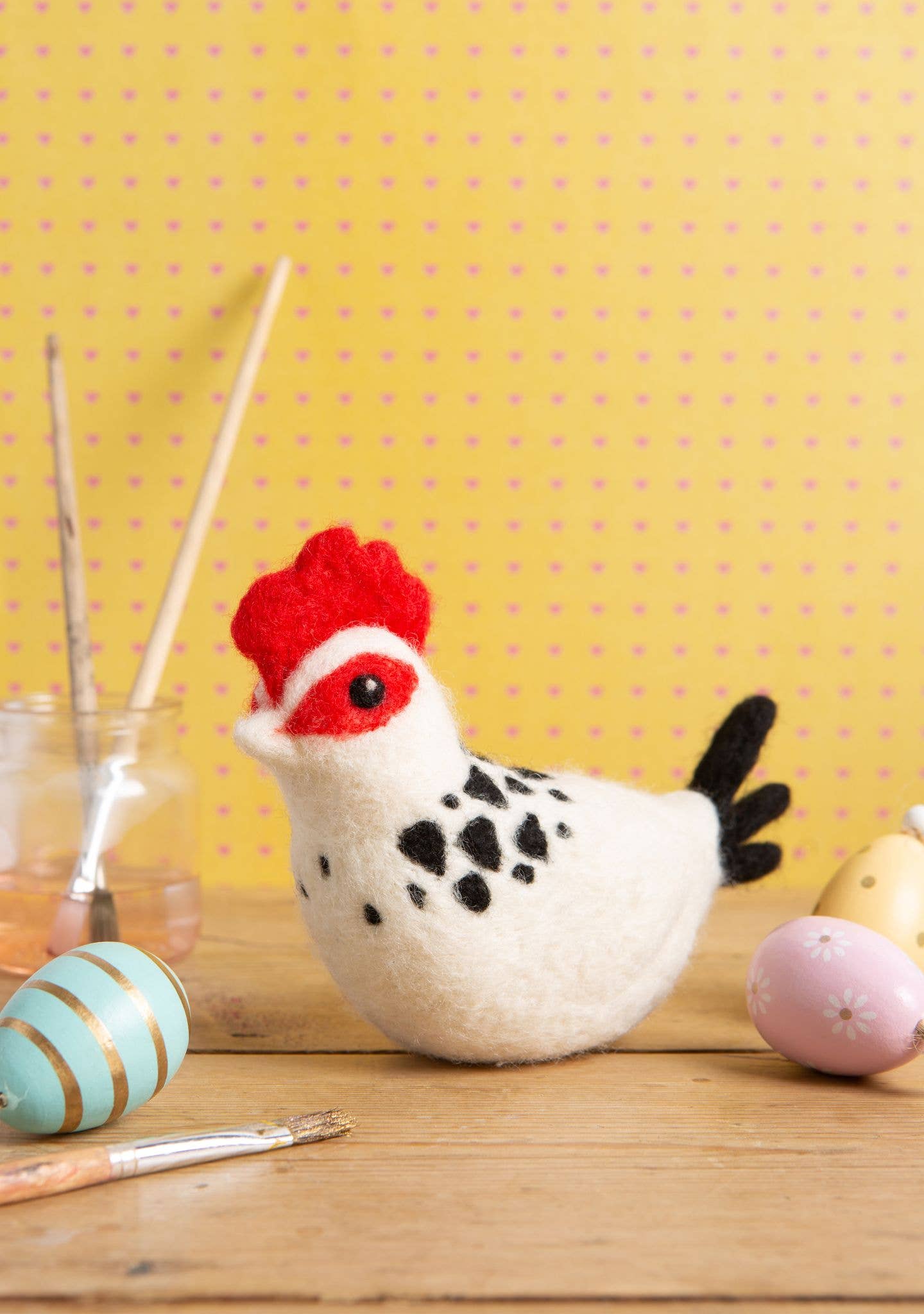 Hawthorn Handmade - Sussex Chicken Needle Felting Kit | Beginner Craft Kit