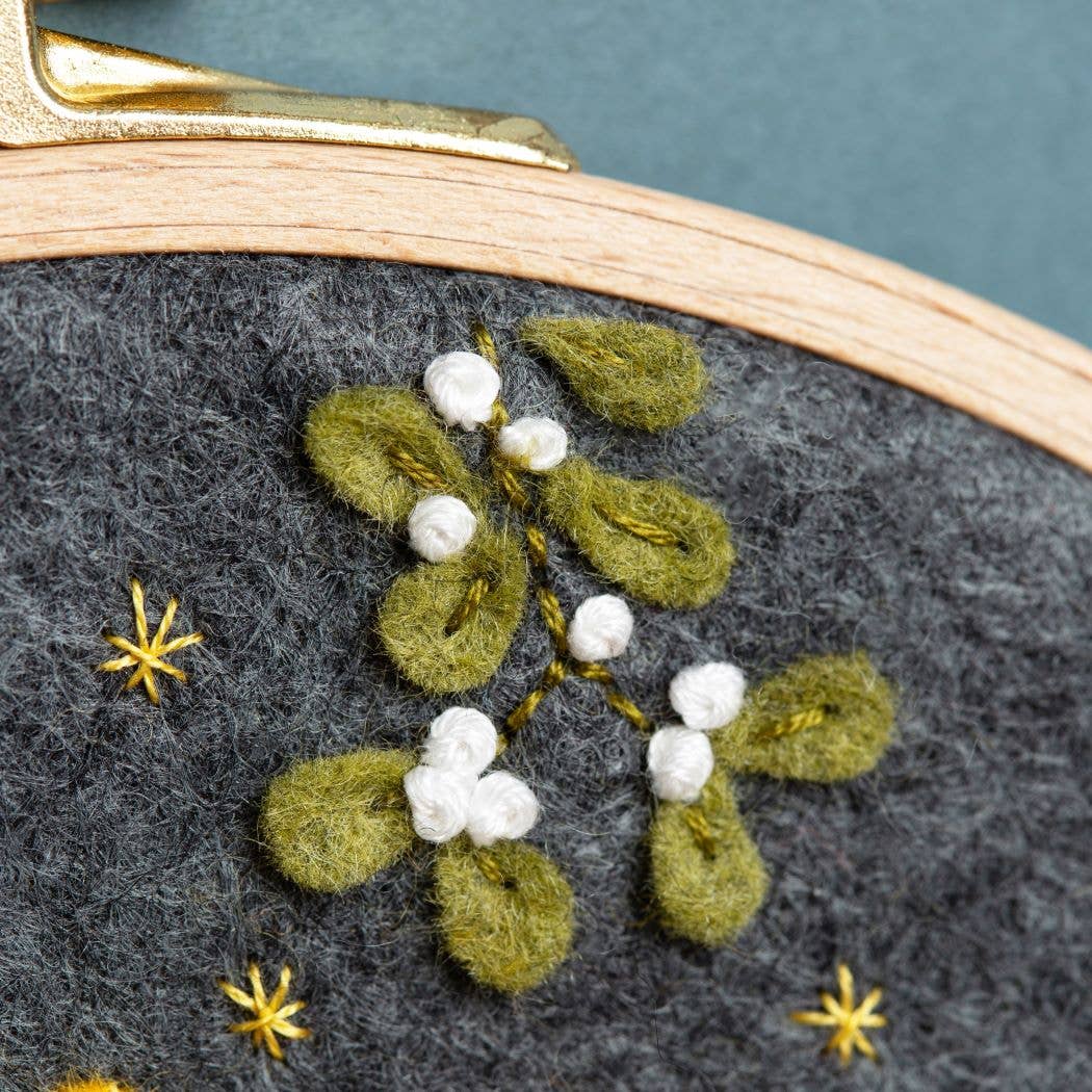 Corinne Lapierre Christmas with the Mouse Family Felt Appliqué Hoop Kit