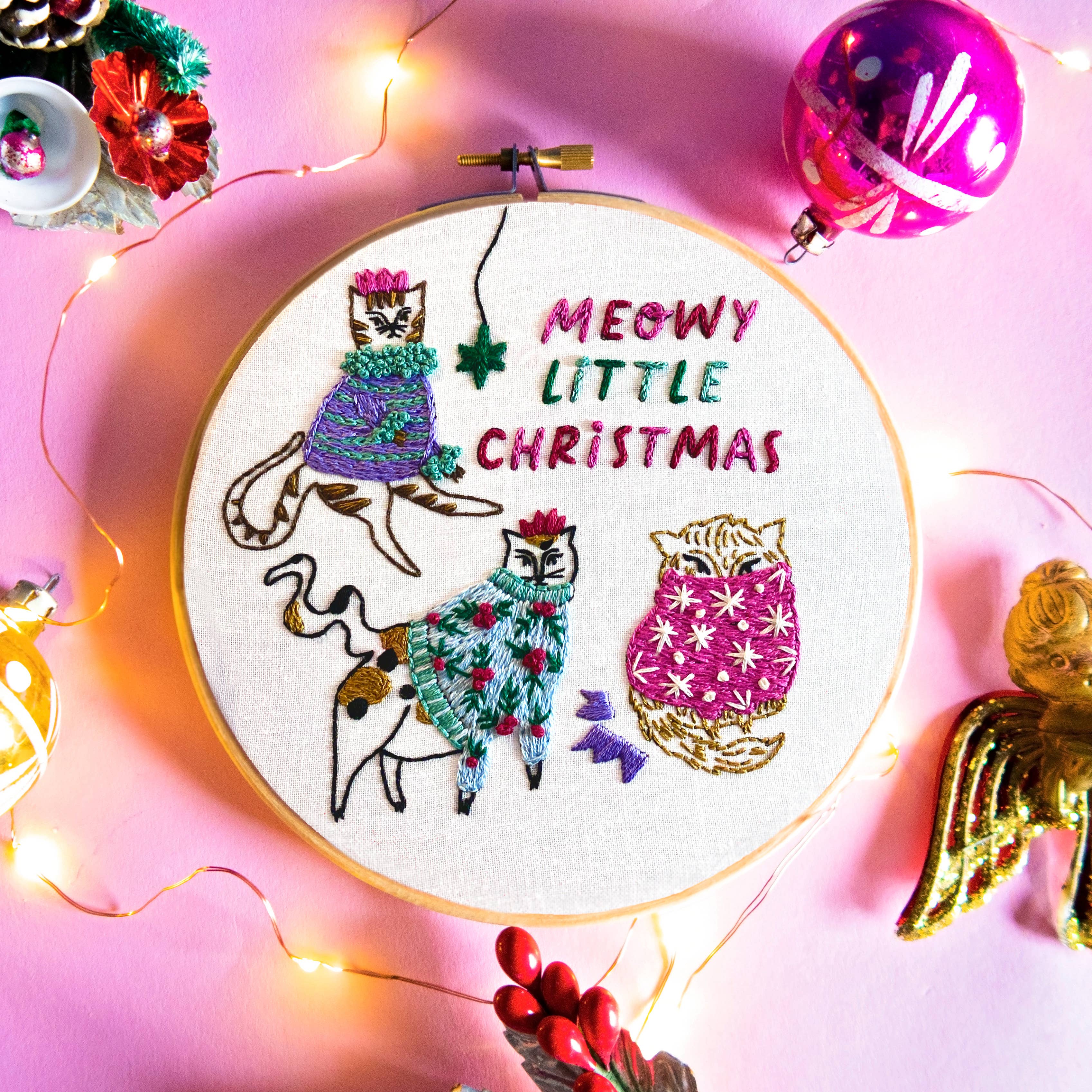 Pixels & Purls Christmas Cats Embroidery Kit