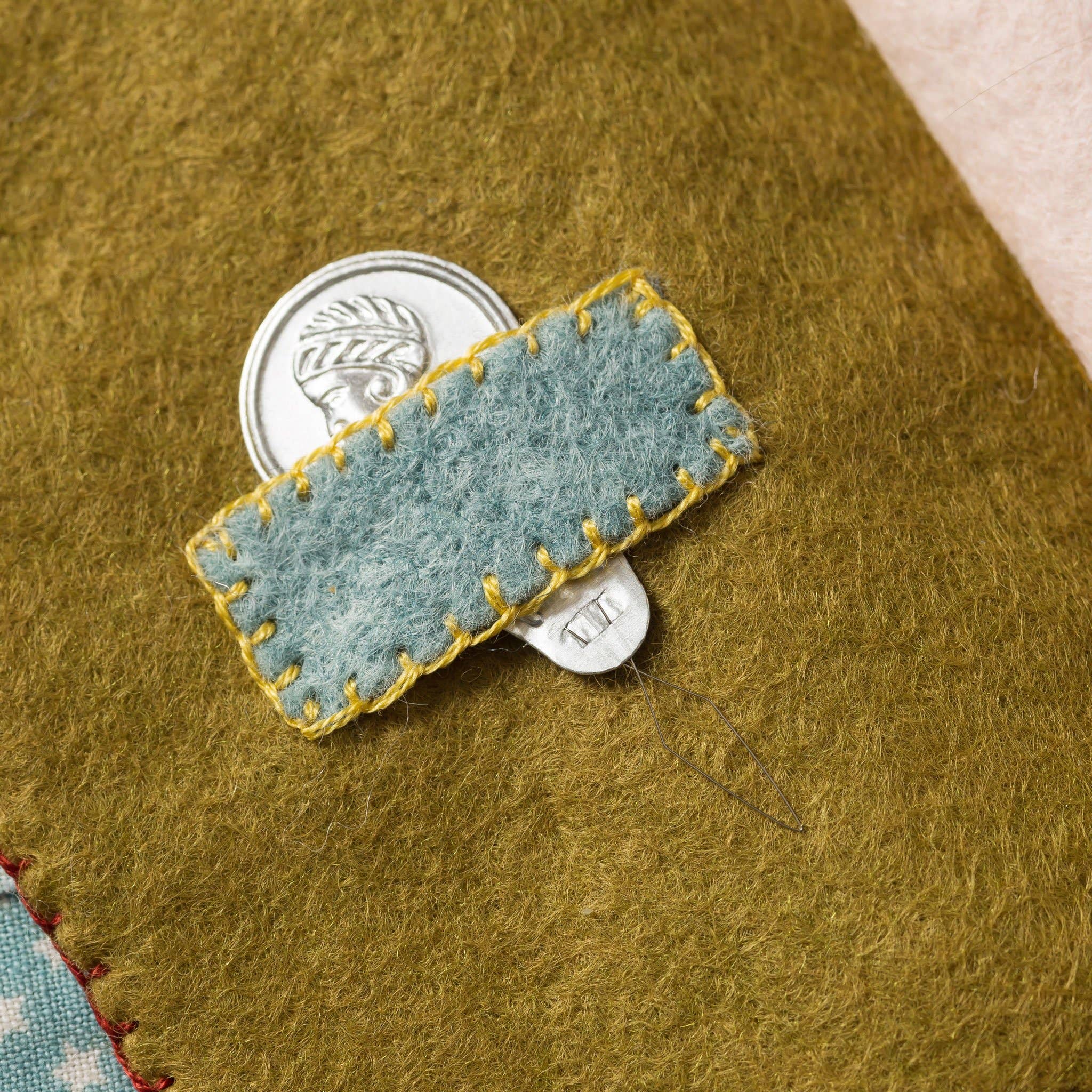 Corinne Lapierre Needle Case Felt Craft Mini Kit