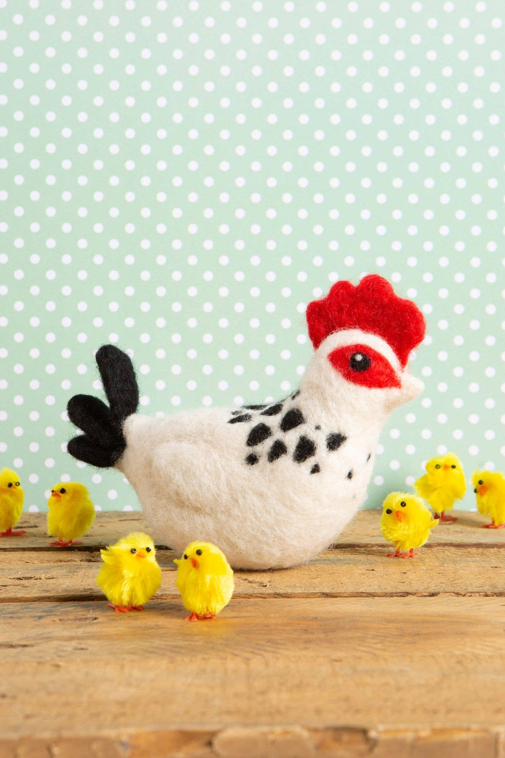 Hawthorn Handmade - Sussex Chicken Needle Felting Kit | Beginner Craft Kit