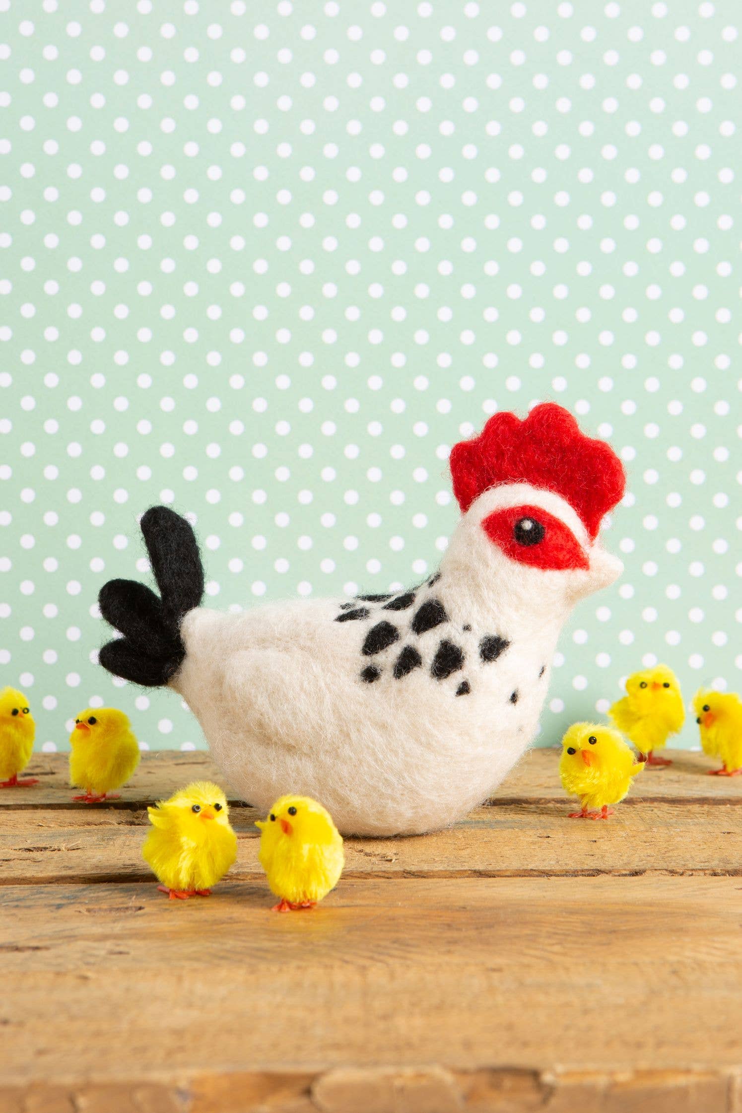 Hawthorn Handmade - Sussex Chicken Needle Felting Kit | Beginner Craft Kit
