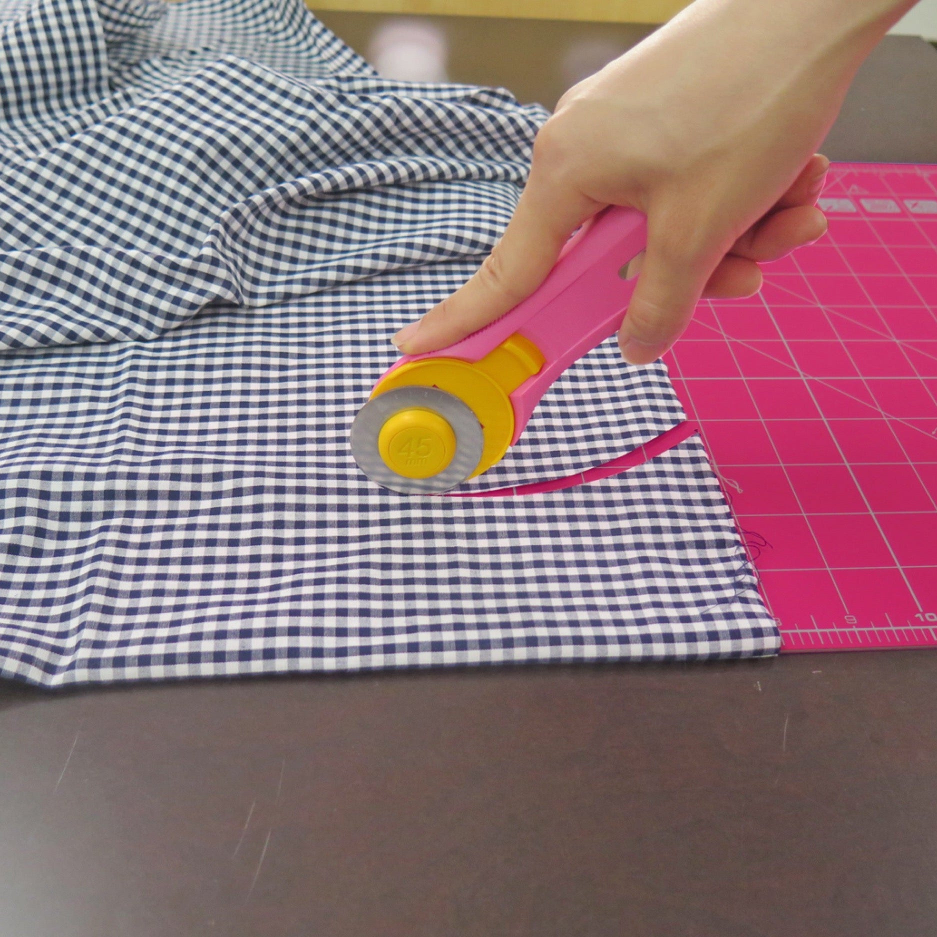 Olfa 45mm Quick-Change Rotary Cutter Pink