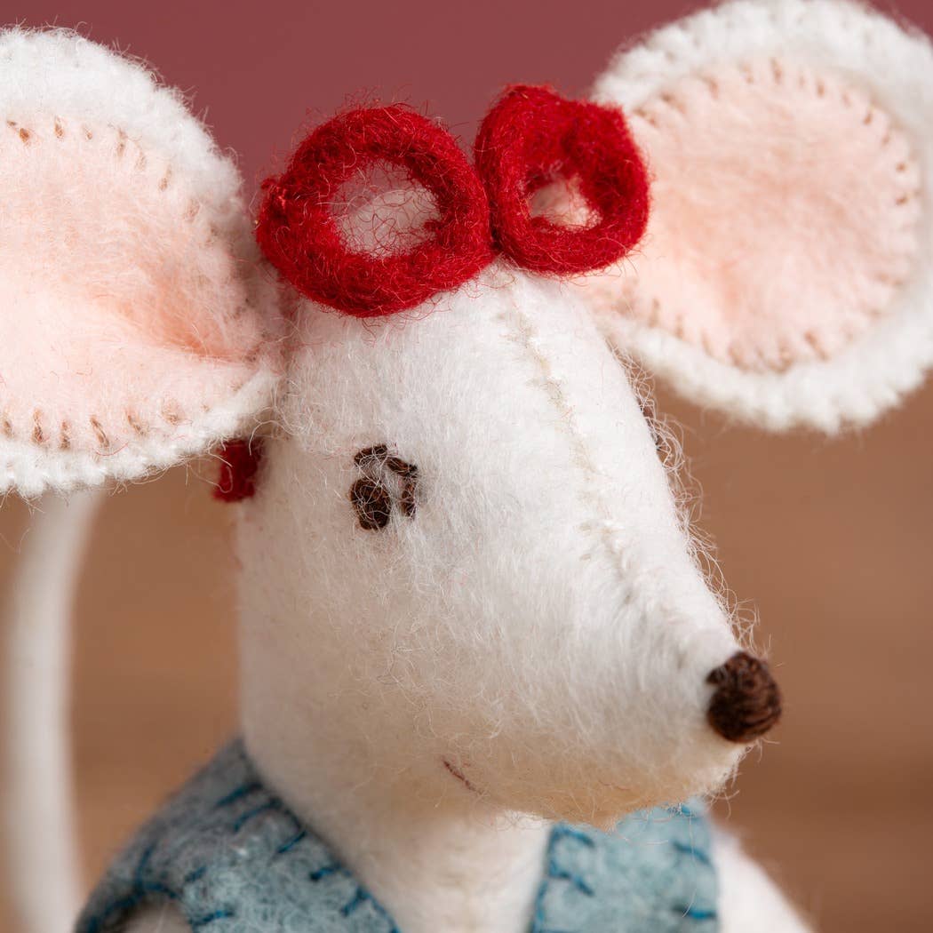 Corinne Lapierre Little Mouse The Librarian Felt Craft Mini Kit
