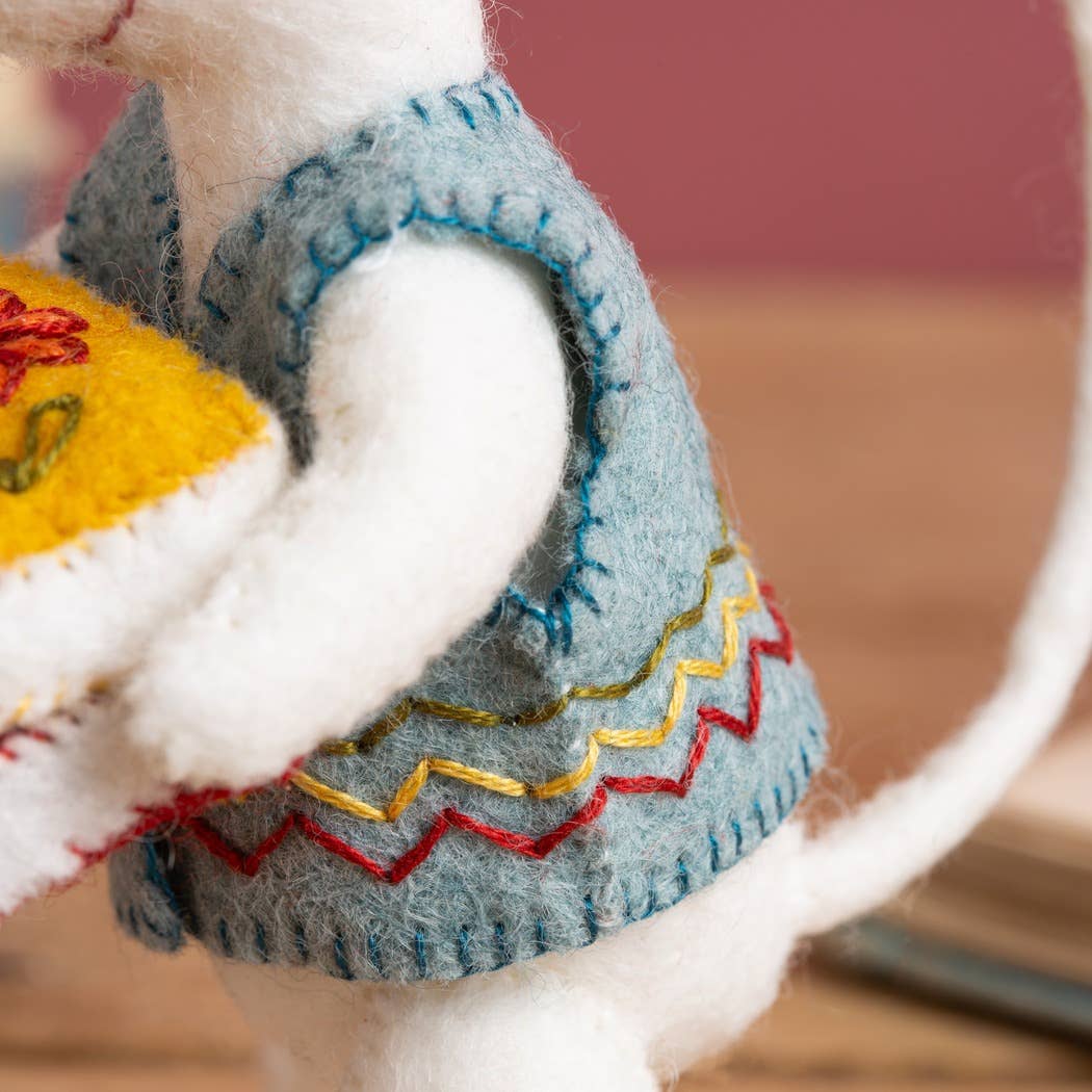 Corinne Lapierre Little Mouse The Librarian Felt Craft Mini Kit